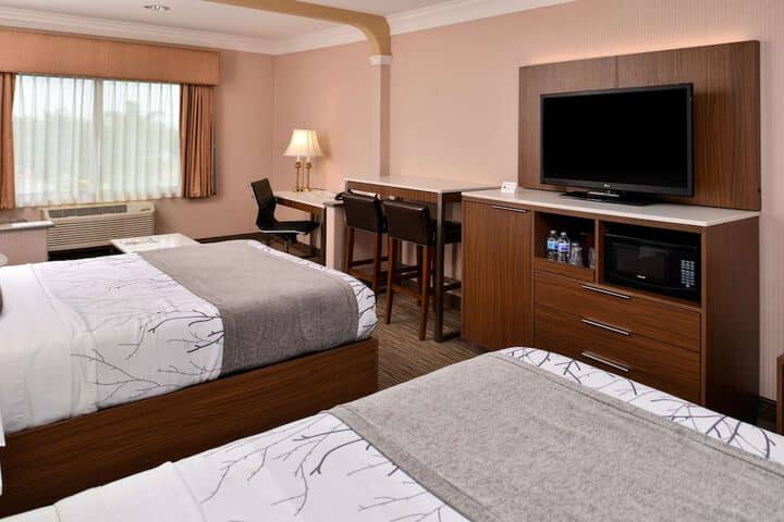 Room 11 of 27
