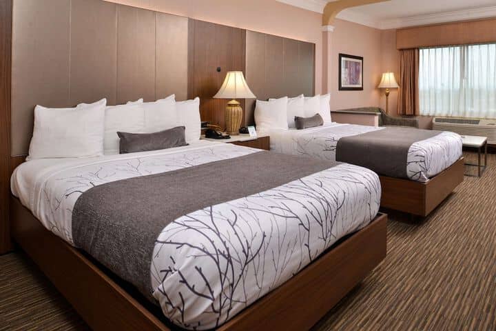 Room 4 of 27