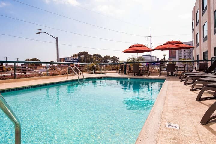 Pool 21 of 27