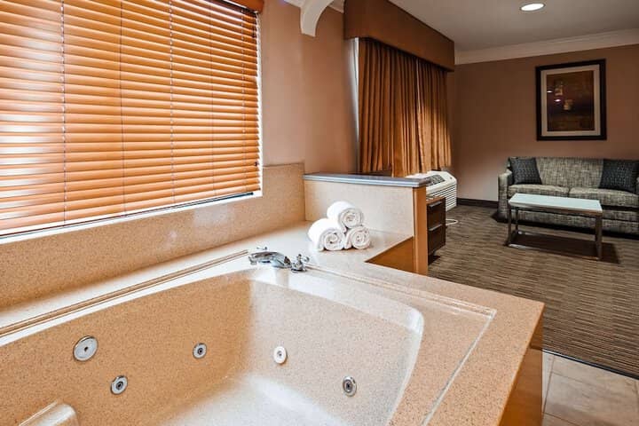 Room 16 of 27