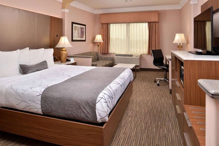 Room 9 of 27